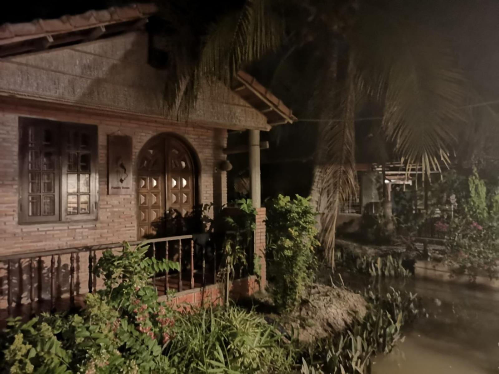 Charming Countryside Homestay Ben Tre Exterior photo