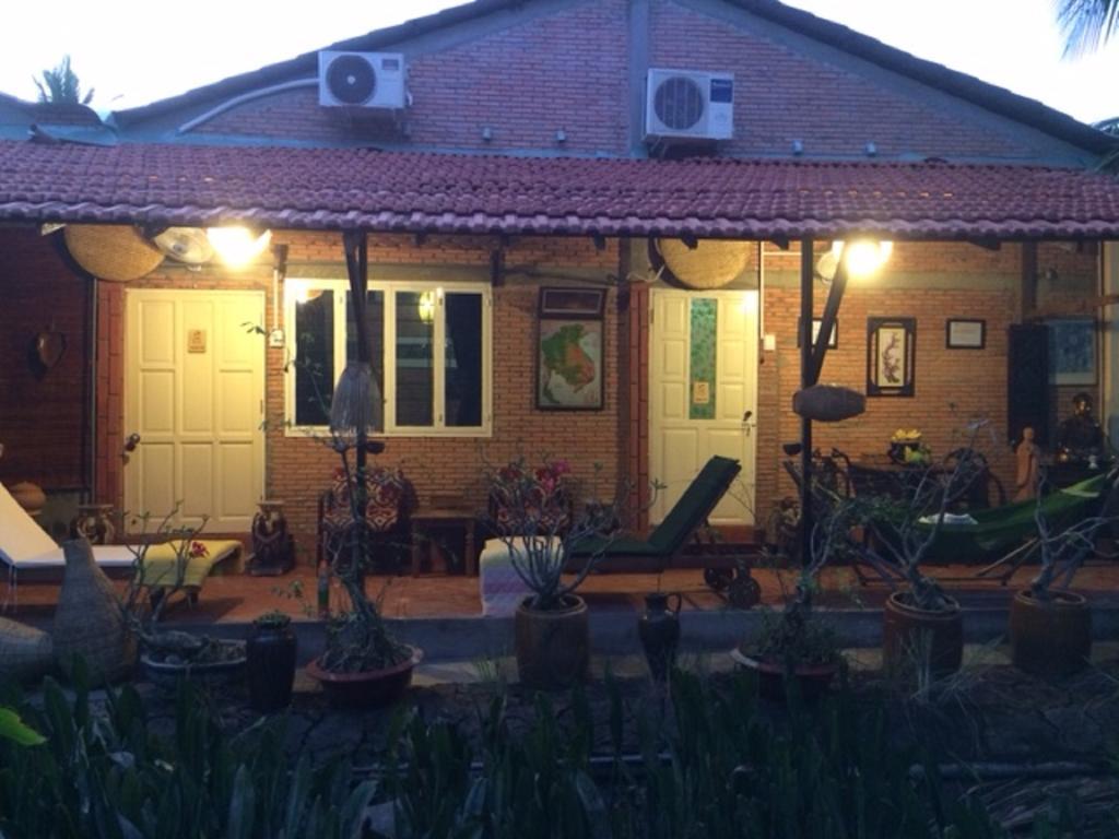 Charming Countryside Homestay Ben Tre Exterior photo