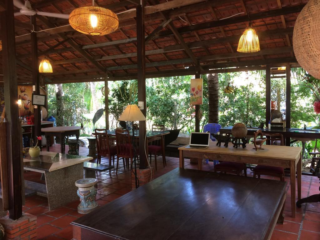 Charming Countryside Homestay Ben Tre Exterior photo
